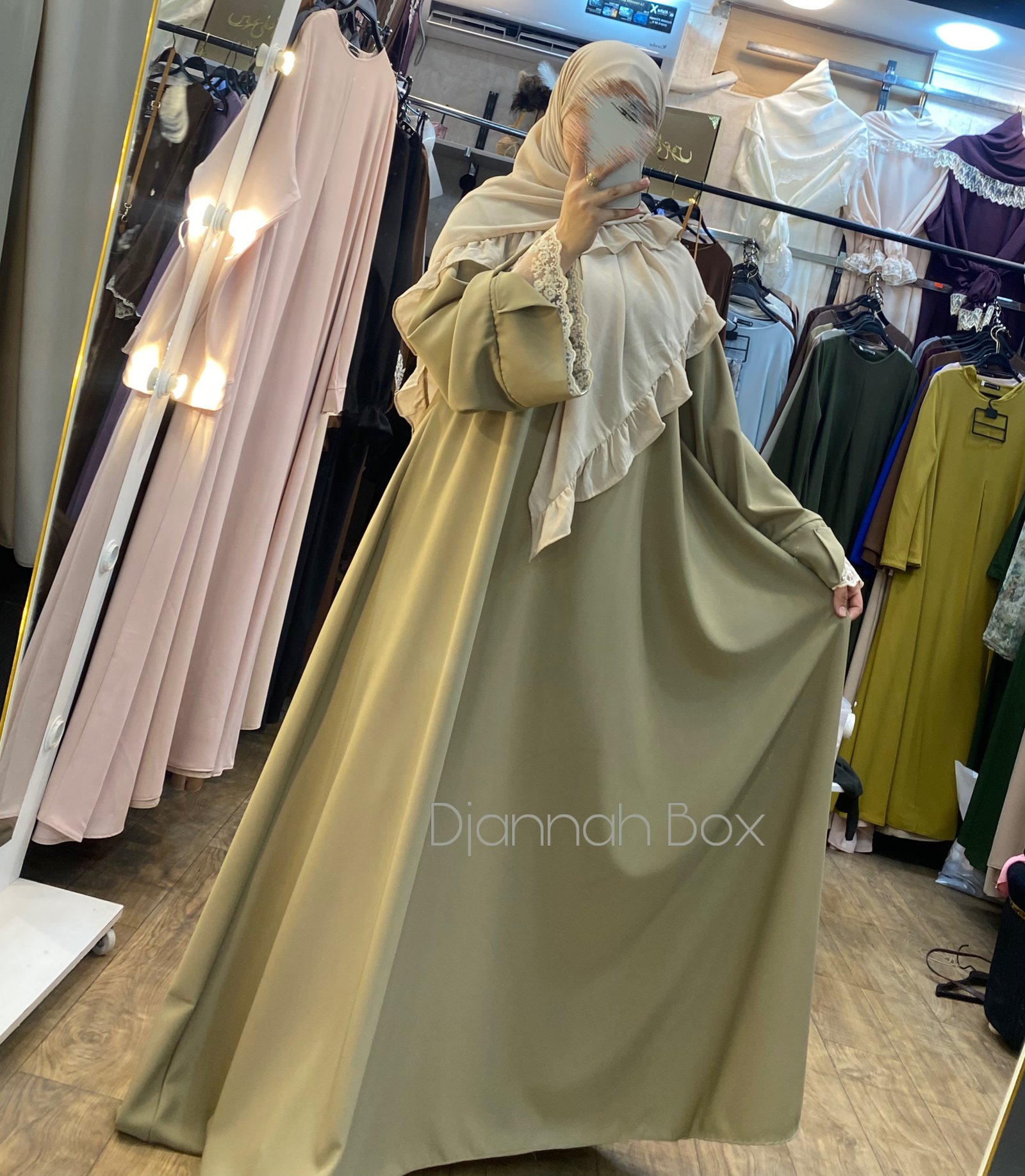 Abaya dentella vert olive