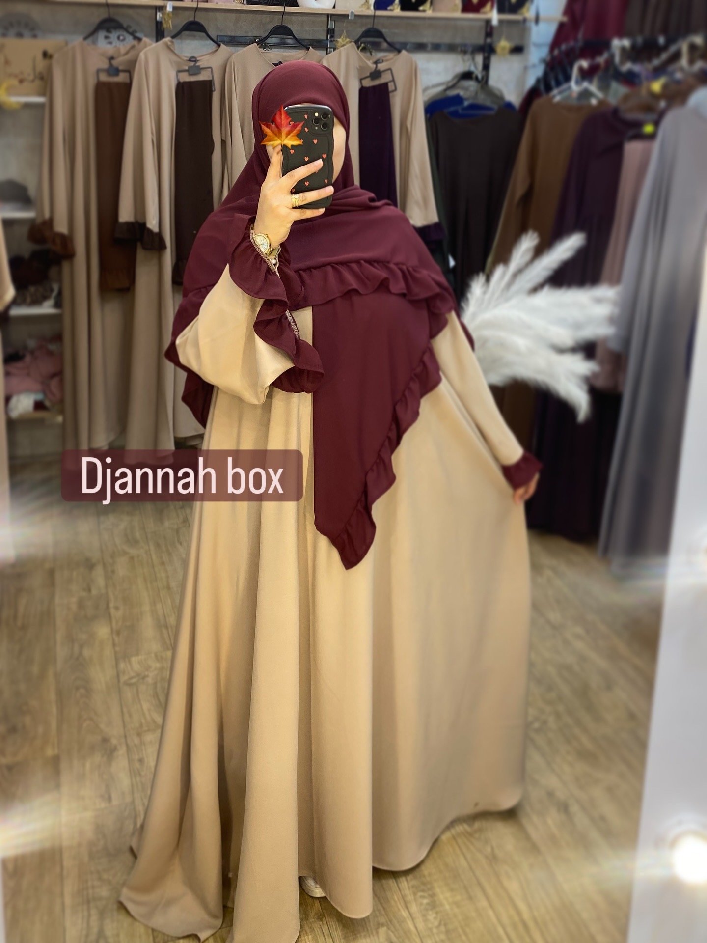 Ensemble abaya samra ( cappuccino + foulard bordeau) 