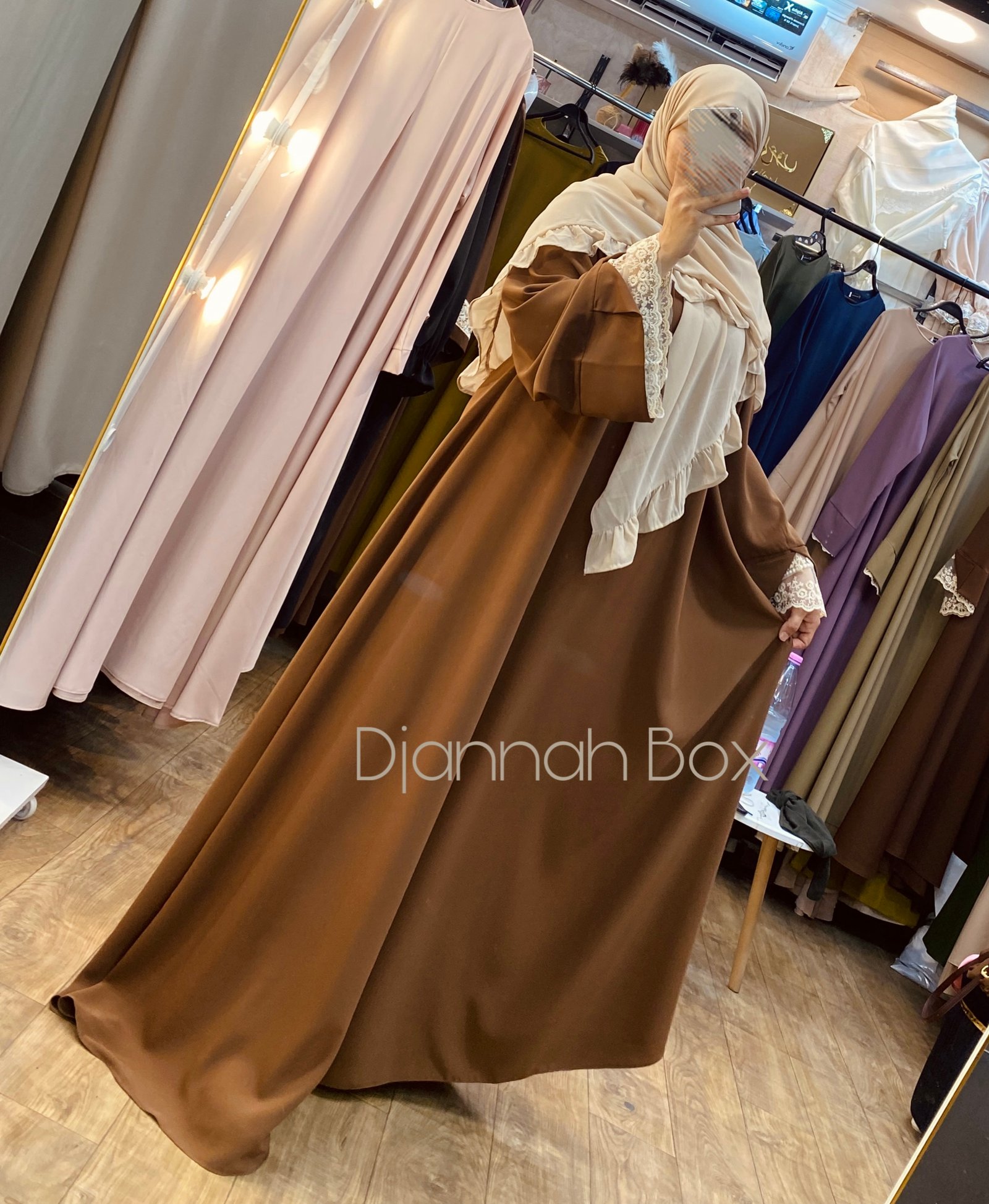 Abaya dentella marron caramel