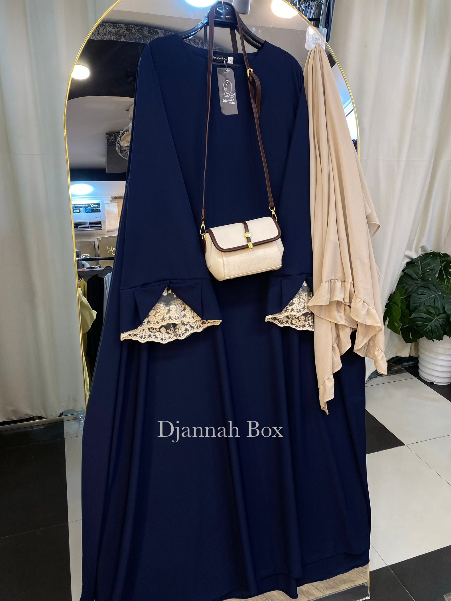 Ensmbl dentella bleu nuit + flr biege