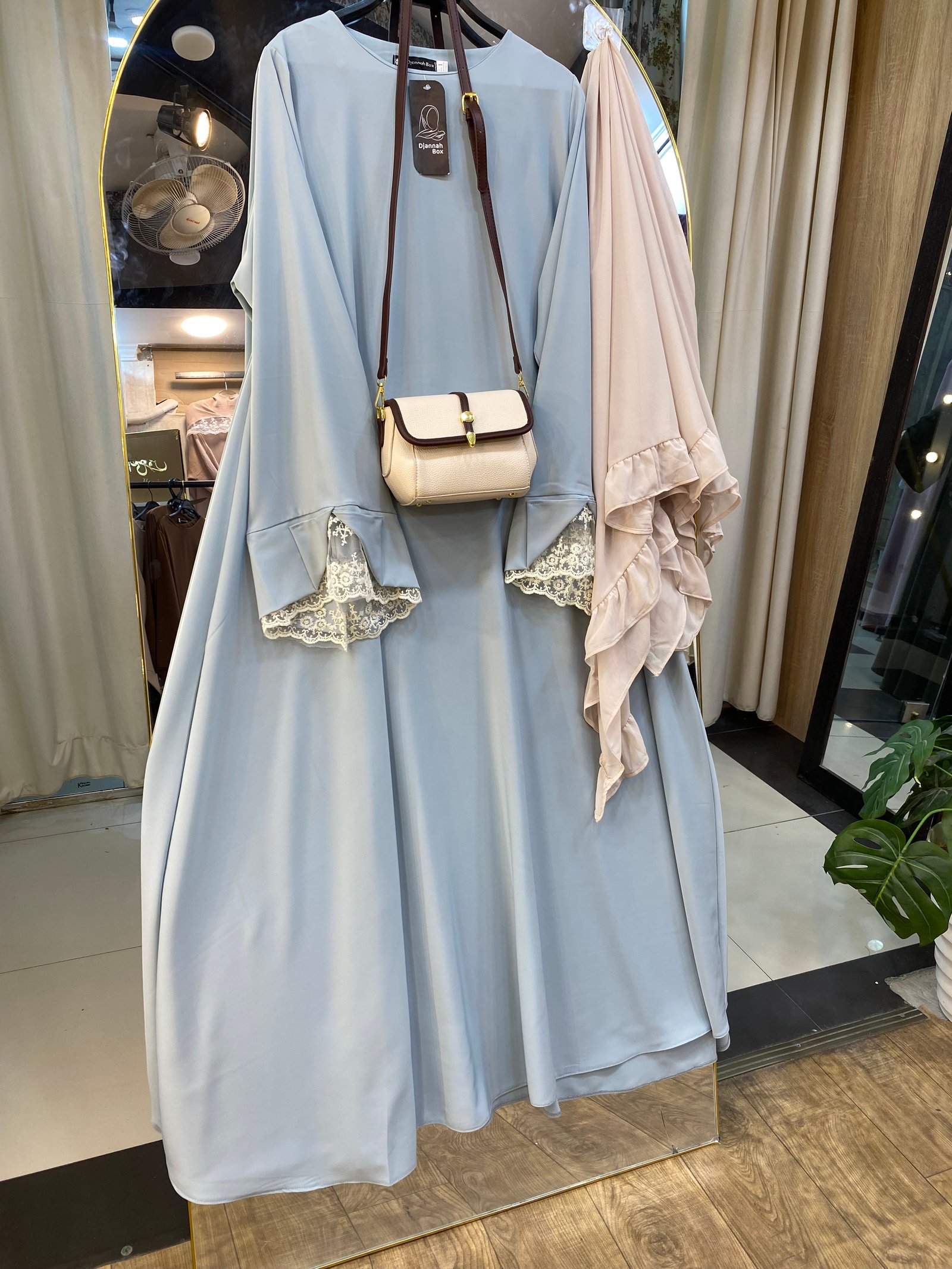 Ensmbl dentella bleu ciel + f biege