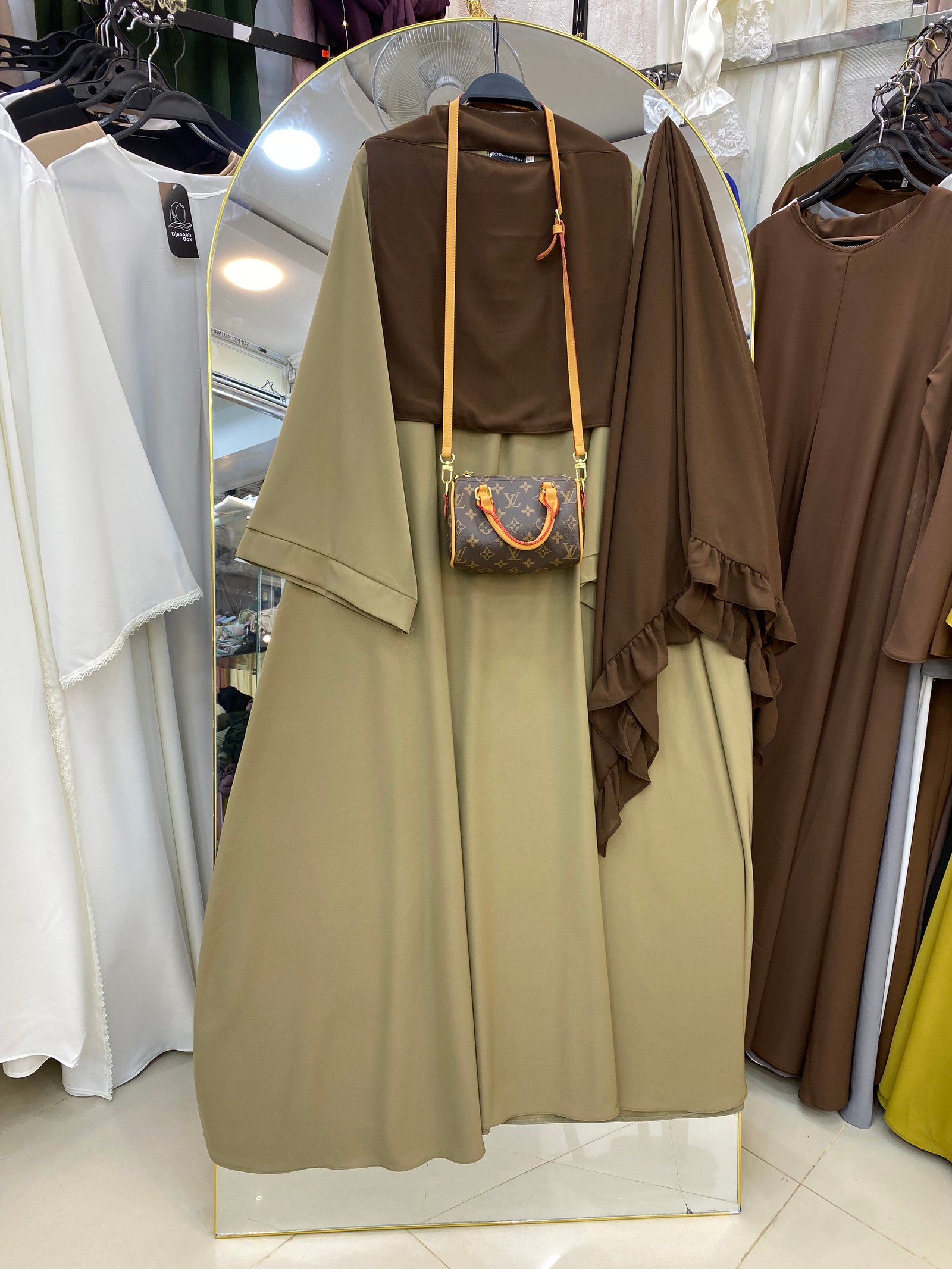 Abaya cloche vert olive + ( foulard+ niqab) maron chcoco