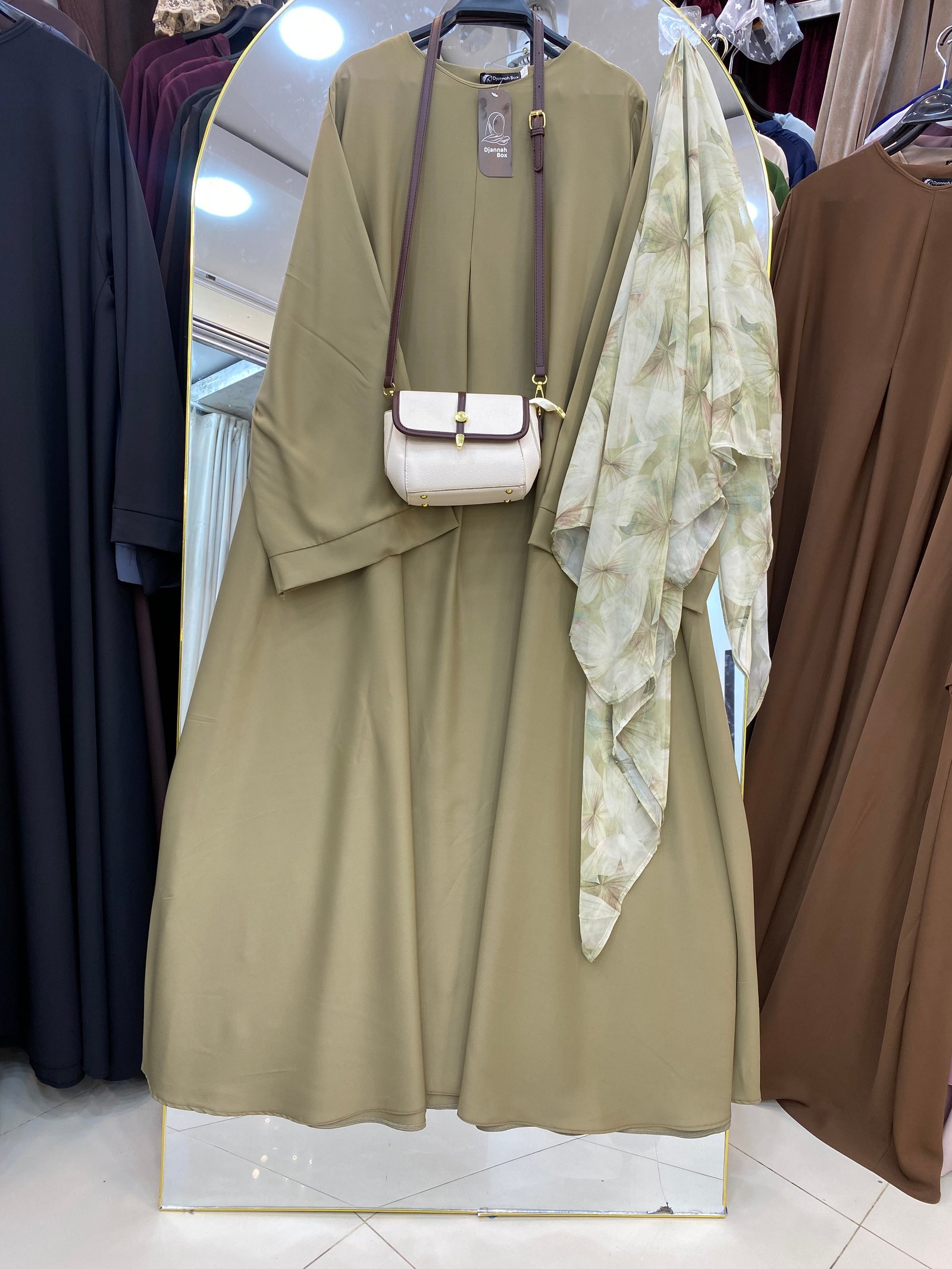 Abaya cloche vert olive
